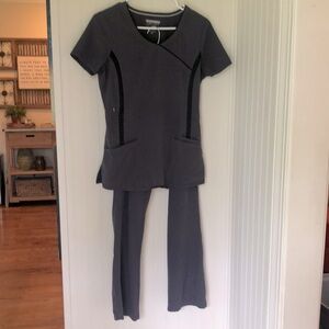 Gray scrub set - Performance Sport by Healing Hands